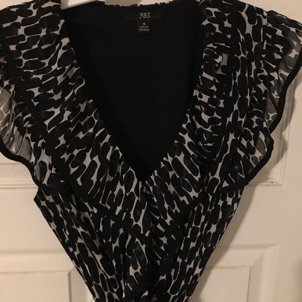 💥Price drop💥 Black and white dress size 16